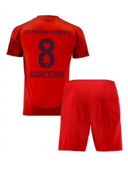 Bayern Munich Leon Goretzka #8 Heimtrikotsatz für Kinder 2024-25 Kurzarm (+ Kurze Hosen)